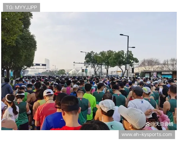 世界马拉松挑战赛中国选手在高温赛道中完赛表现坚韧